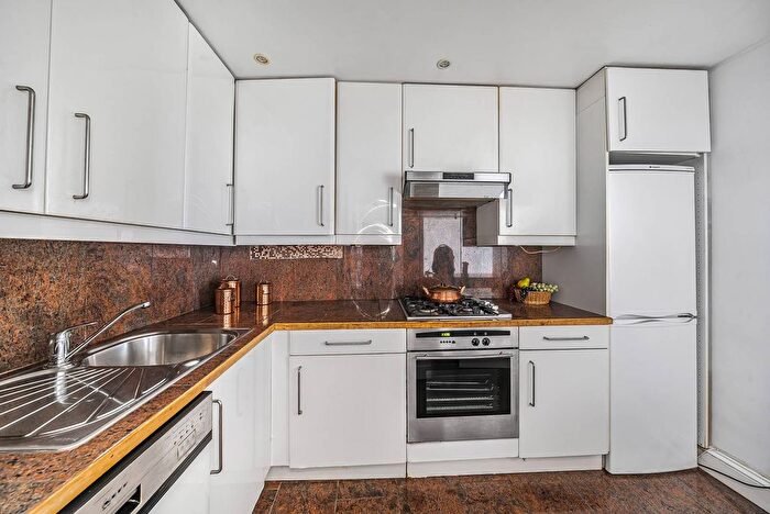 2 Bedroom Flat To Rent In Upper Park Road, Belsize Park, London, NW3