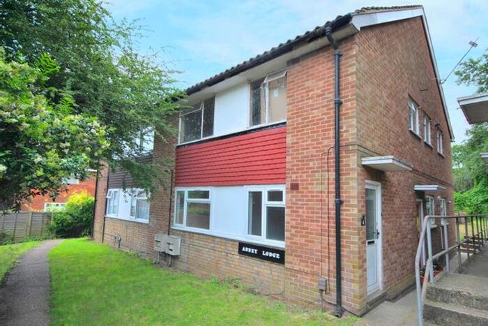 2 Bedroom Flat To Rent In Wydeville Manor Road, London, SE12