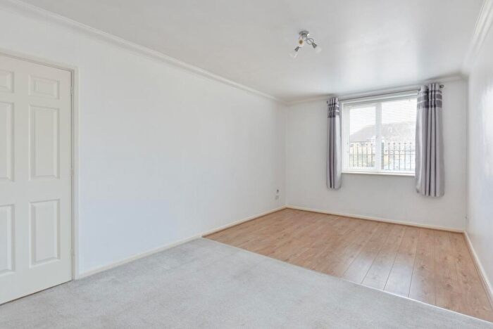2 Bedroom Apartment To Rent In Worsfold Court, Maidstone, ME15