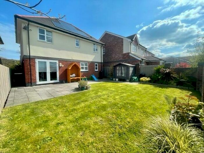 4 Bedroom House To Rent In Lon Parciau, LL31