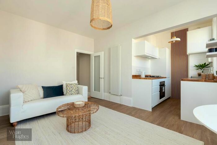 2 Bedroom Flat To Rent In Egerton Road, Bexhill On Sea, TN39