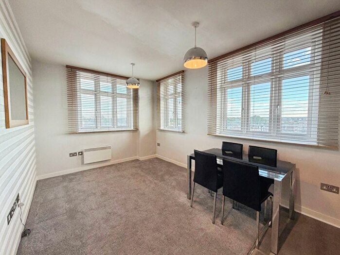 1 Bedroom Flat For Sale In Station Road, Aldershot, Hampshire, GU11