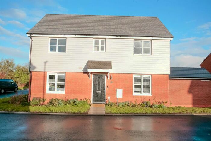 4 Bedroom Detached House To Rent In Curlew Meadow, Didcot, OX11