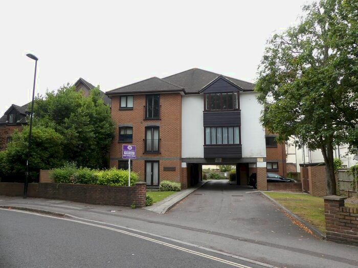 Studio To Rent In Banister Road, Shirley, Southampton, SO15