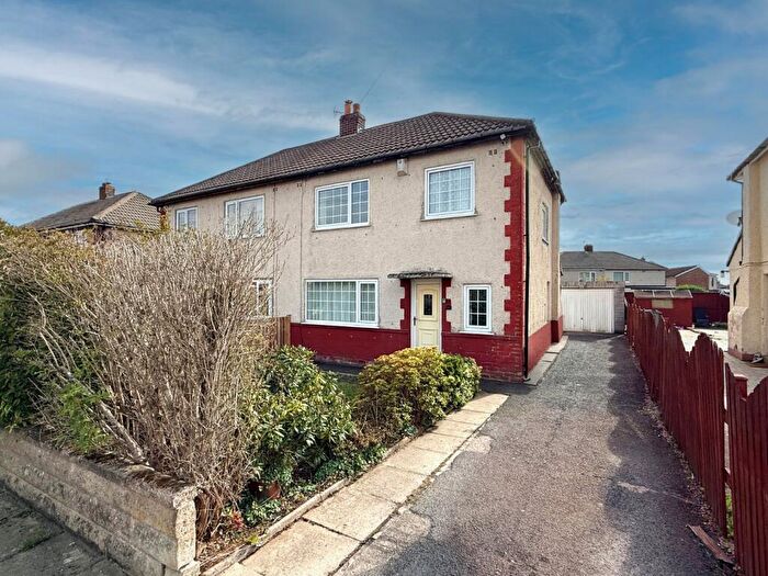 3 Bedroom Semi-Detached House For Sale In Plumpton Lea, Wrose, Bradford, BD2
