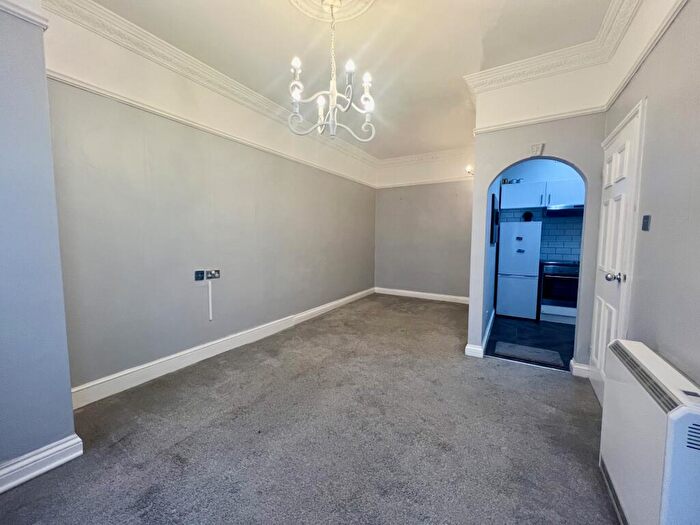 Flat To Rent In London Road, Brentwood, CM14