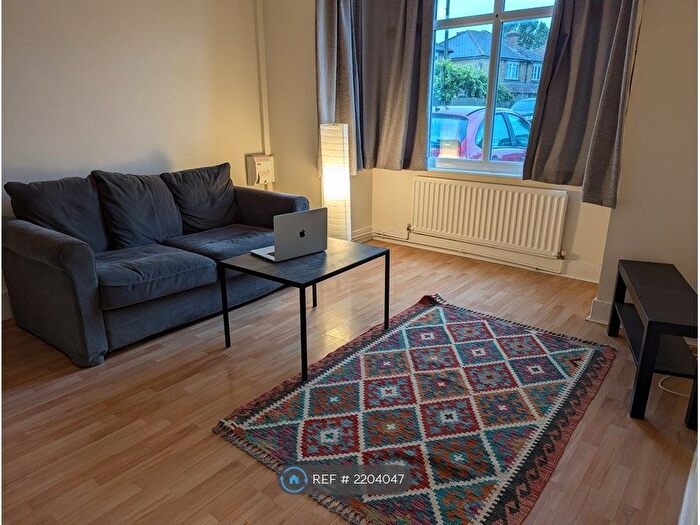 1 Bedroom Flat To Rent In Green Lane, Sunbury-On-Thames, TW16