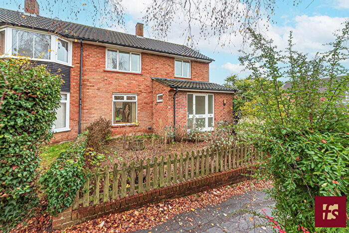 3 Bedroom Semi Detached House For Sale In Vincent Rise, Bracknell, RG12