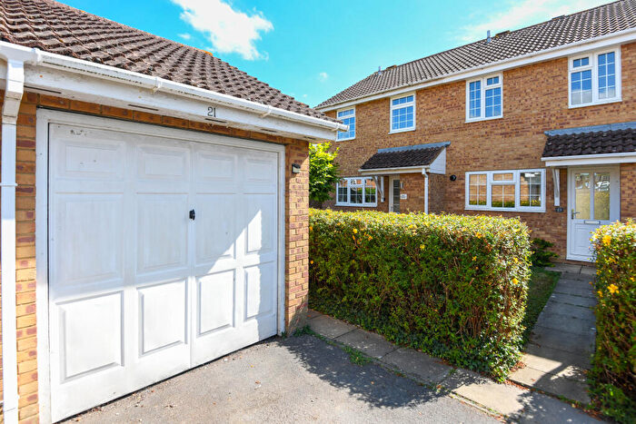 3 Bedroom End Of Terrace House For Sale In Shrewton Close, Trowbridge, Wiltshire, BA14