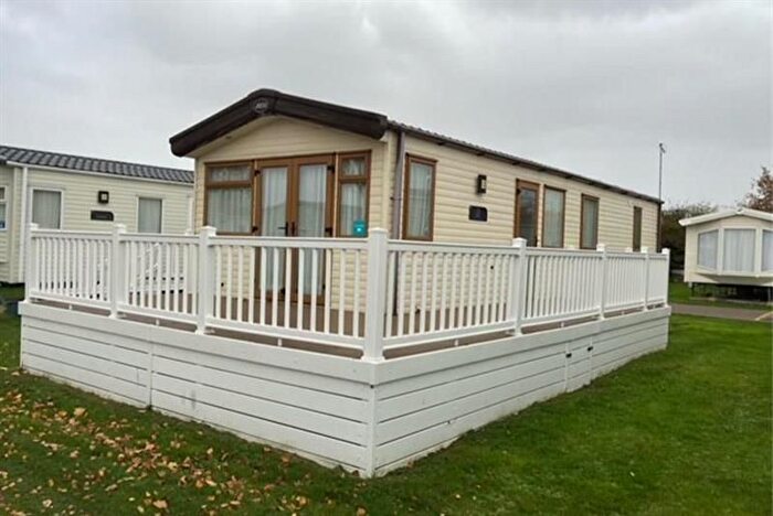 2 Bedroom Mobile/park Home For Sale In Fen Lane, East Mersea, Colchester, CO5