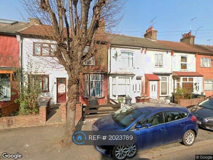 3 Bedroom Terraced House To Rent In Wedderburn Road, Barking, IG11