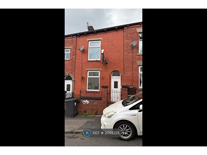 2 Bedroom Terraced House To Rent In Kingsbridge Road, Oldham, OL8