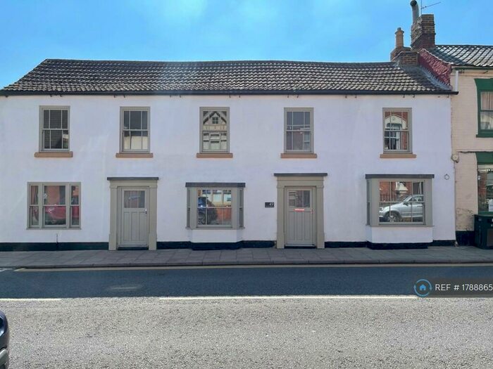 4 Bedroom Semi-Detached House To Rent In West Street, Bourne, PE10