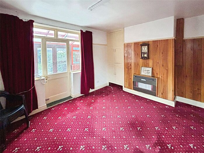 3 Bedroom Semi-Detached House For Sale In St. James Avenue, Dunsville, Doncaster, South Yorkshire, DN7