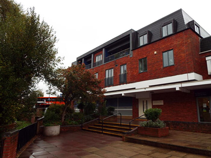 2 Bedroom Flat To Rent In Millstream House, Romsey, SO51