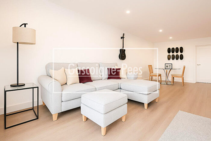 1 Bedroom Flat To Rent In Clarenden House, KT2