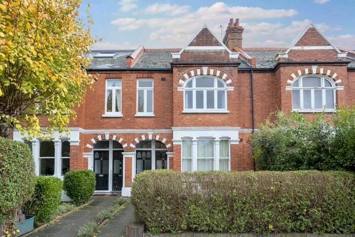 2 Bedroom Maisonette To Rent In Trinity Road, London, SW19