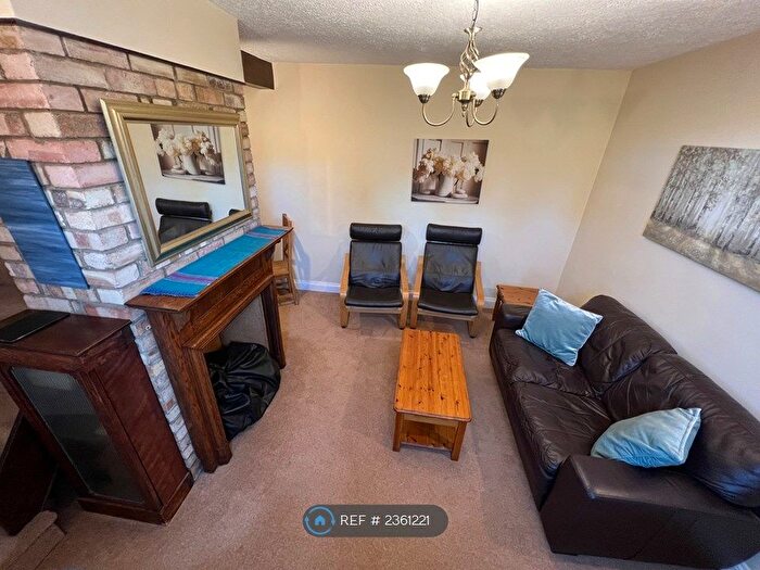 4 Bedroom Semi-Detached House To Rent In Elmstead Road, Colchester, CO4