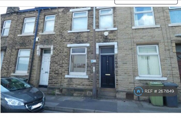 2 Bedroom Terraced House To Rent In Canal Street, Huddersfield, HD1