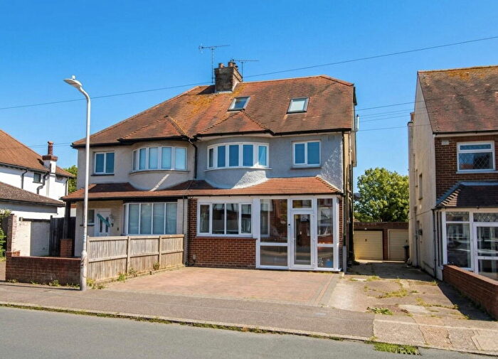 5 Bedroom Semi Detached House For Sale In Rosemary Avenue, Broadstairs, CT10