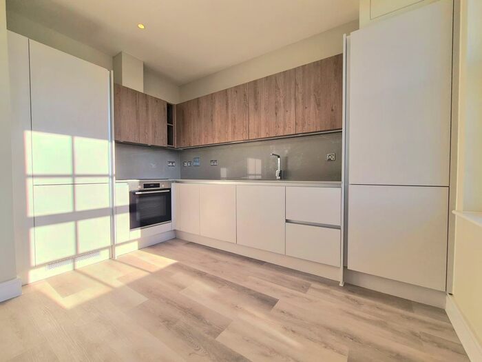 2 Bedroom Apartment To Rent In Triumph House, Orpington, BR6