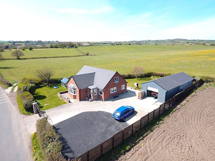 3 Bedroom Detached Bungalow For Sale In Handley Lane, Clay Cross, Chesterfield, S45