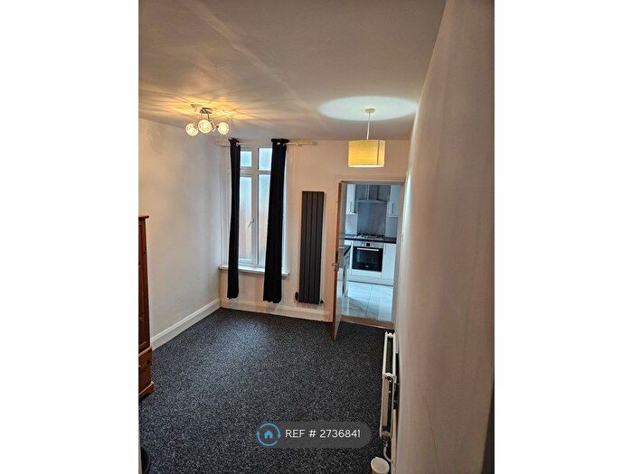 2 Bedroom Maisonette To Rent In Sangley Road, London, SE25