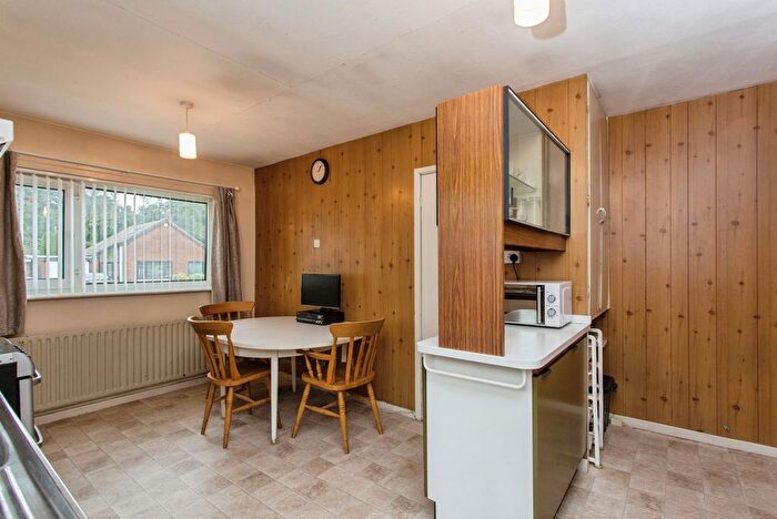 2 Bedroom Bungalow For Sale In Highfield Avenue, Farington, Leyland, Lancashire, PR25
