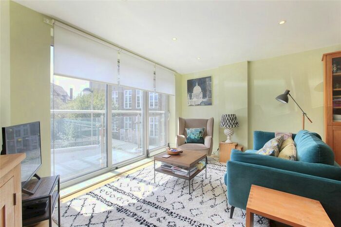 2 Bedroom Flat To Rent In Langford Mews, St John's Hill, SW11