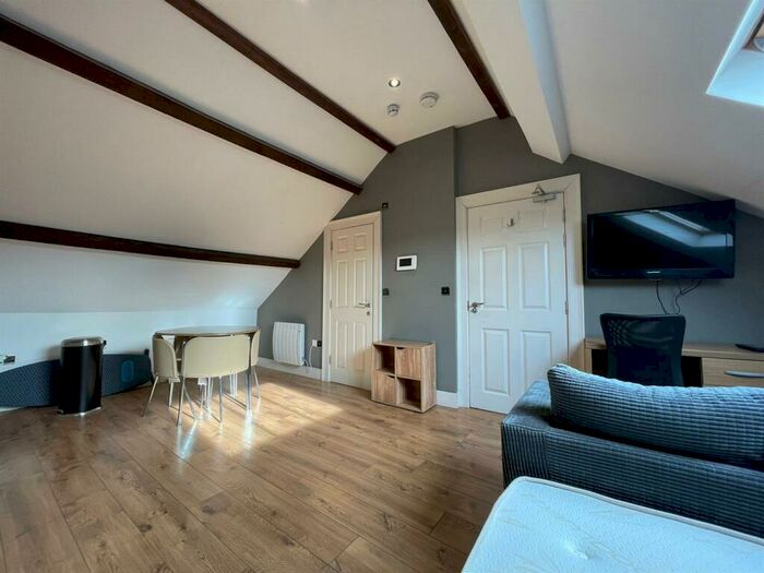 1 Bedroom Private Hall To Rent In St. Leonards Gate, Lancaster, LA1