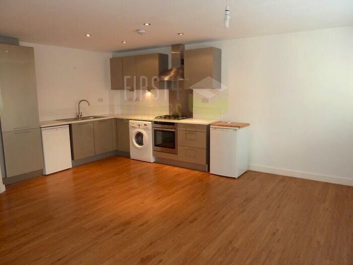 2 Bedroom Flat To Rent In Avenue Road Extension, Leicester, LE2