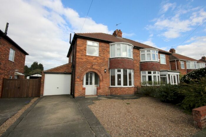 3 Bedroom Semi-Detached House To Rent In Thirkleby Way, York, YO10