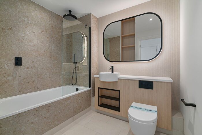 2 Bedroom Flat To Rent In The Hyde, London, NW9