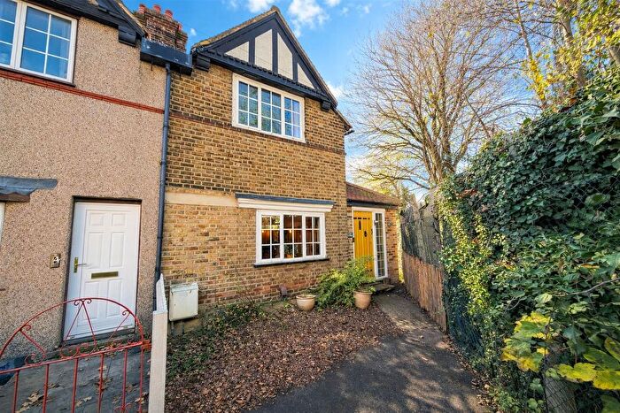3 Bedroom End Terrace House For Sale In Park Road, Wallington, SM6