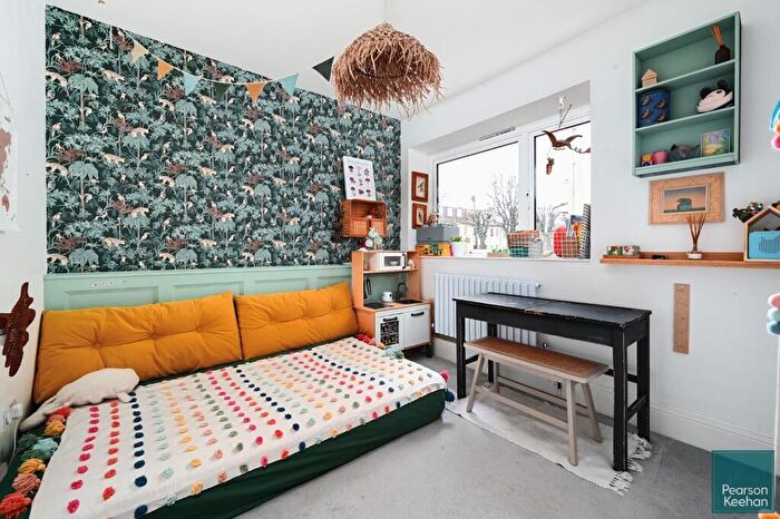 2 Bedroom Apartment To Rent In St Aubyns, Hove, BN3