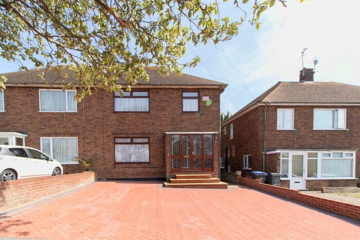 3 Bedroom Property To Rent In Perkins Avenue, Margate, CT9