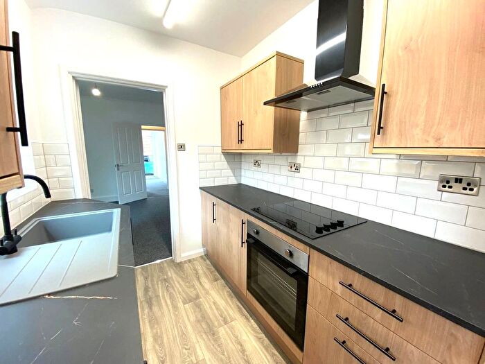 3 Bedroom Terraced House To Rent In Woolmer Road, Nottingham, Nottinghamshire, NG2