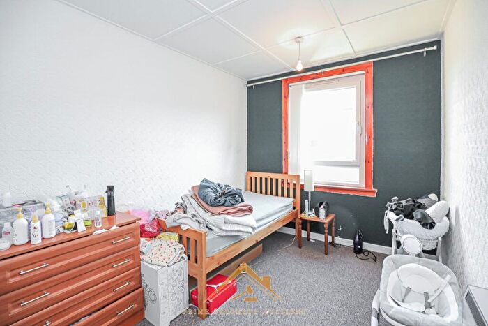 2 Bedroom Flat For Sale In E Pine Street, Greenock, PA15