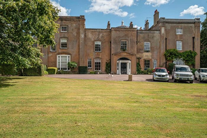 3 Bedroom Flat For Sale In Hatfield Heath Road, Sawbridgeworth, Hertfordshire, CM21