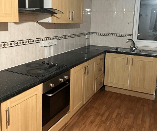 2 Bedroom Flat To Rent In Thornhill, Bracknell, RG12