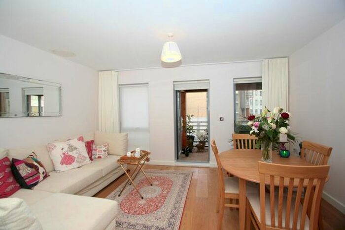 1 Bedroom Flat To Rent In Glenalmond Avenue, Cambridge, Cambridgeshire, CB2