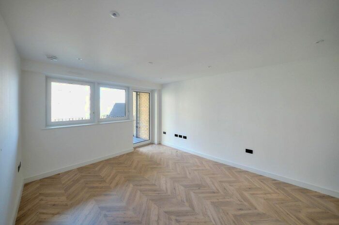 1 Bedroom Flat To Rent In Yorke House, Wheatfield Way, Kingston Upon Thames, Surrey, KT1