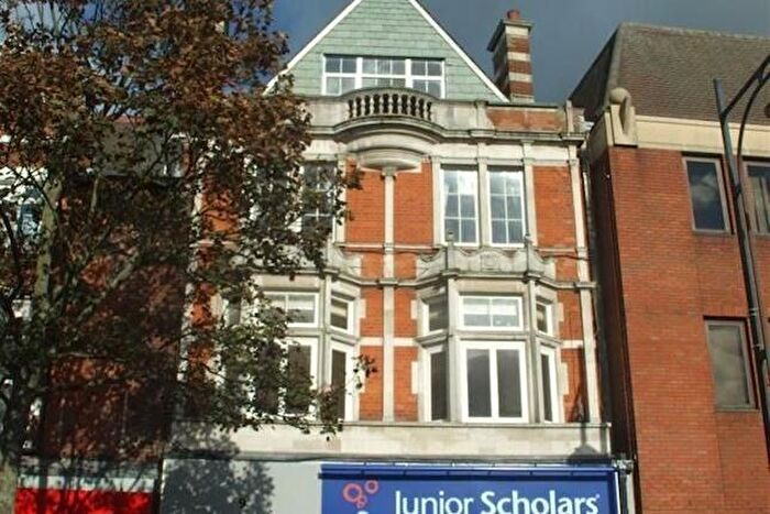 1 Bedroom Flat To Rent In The Parade, High Street, Watford, Hertfordshire, WD17