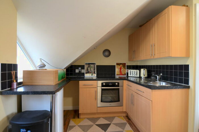 Studio To Rent In Whitebeam, GU14