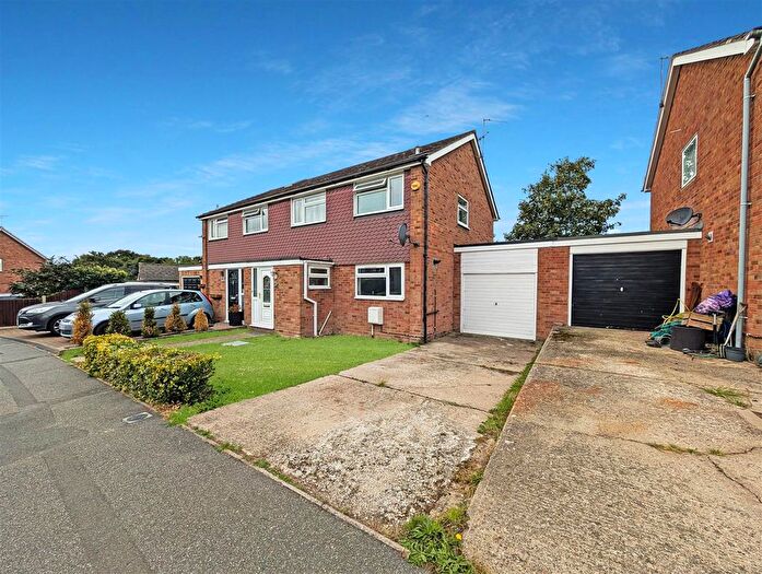 3 Bedroom Semi-Detached House To Rent In Broome Grove, Colchester, CO7