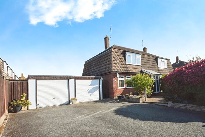 3 Bedroom Semi-Detached House For Sale In Broomhall Road, Chelmsford, CM1