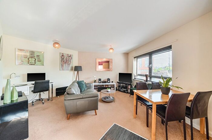 1 Bedroom Flat For Sale In Poppy Court, Headstone Drive, Harrow, HA3