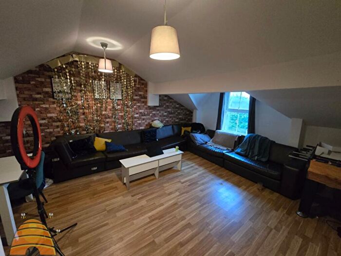 10 Bedroom House To Rent In Aubrey Road Manchester, M14