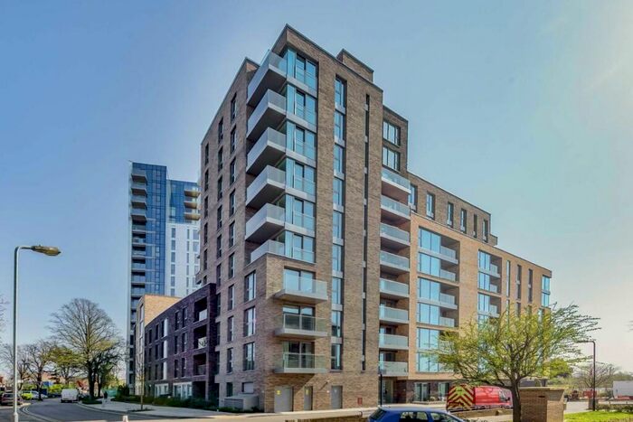 3 Bedroom Flat To Rent In Newnton Close, London, N4