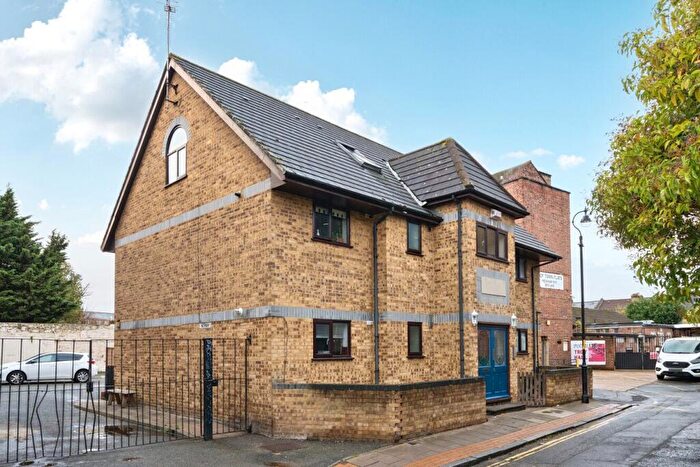 1 Bedroom Flat For Sale In Peckham Rye, London, SE15